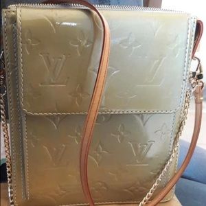 Authentic Louis Vuitton Patten Leather Mott Purse